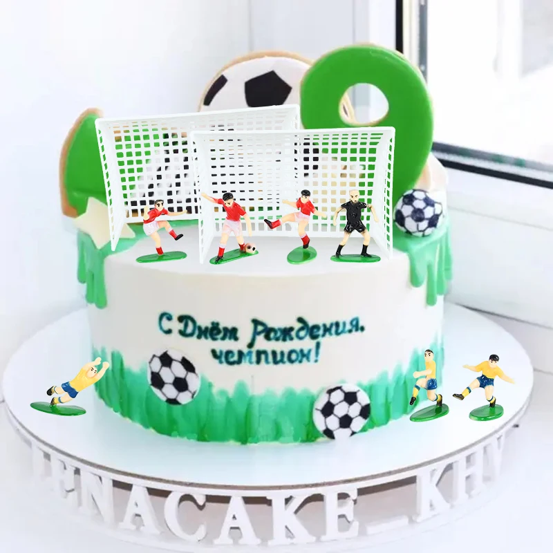 9 Adet / takım Futbol Futbol Kek Dekorasyon Süsler Futbolcu Bebek Modeli Kek Topper Doğum Günü Partisi Dekoru Çocuk Hediyeler