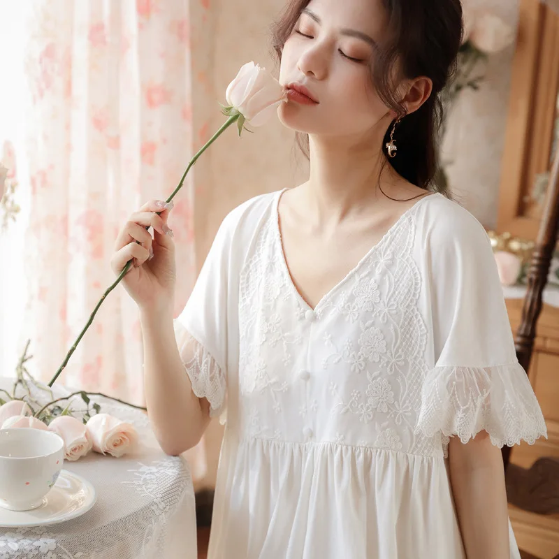 Kadın Pamuk Mini gece elbisesi Yaz Beyaz Tatlı Dantel Kısa Kollu Seksi Nighty Prenses Pijama Vintage Nightgowns Gecelik