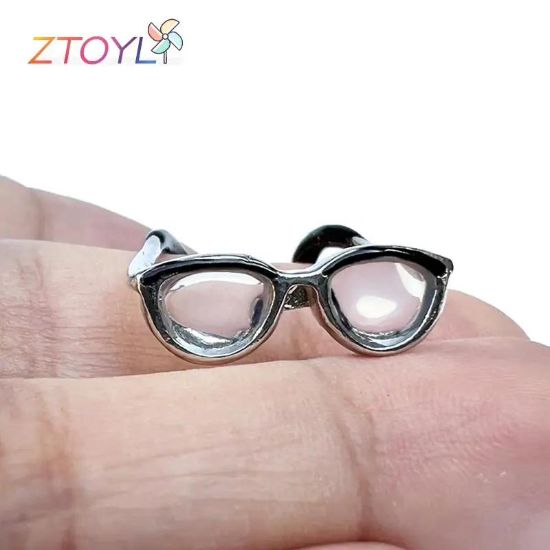 Minyatür Metal Gözlük Lensler Dollhouse Retro Gözlük Dekoratif Aksesuarları Modeli Minyatür Takı DIY Aksesuarları