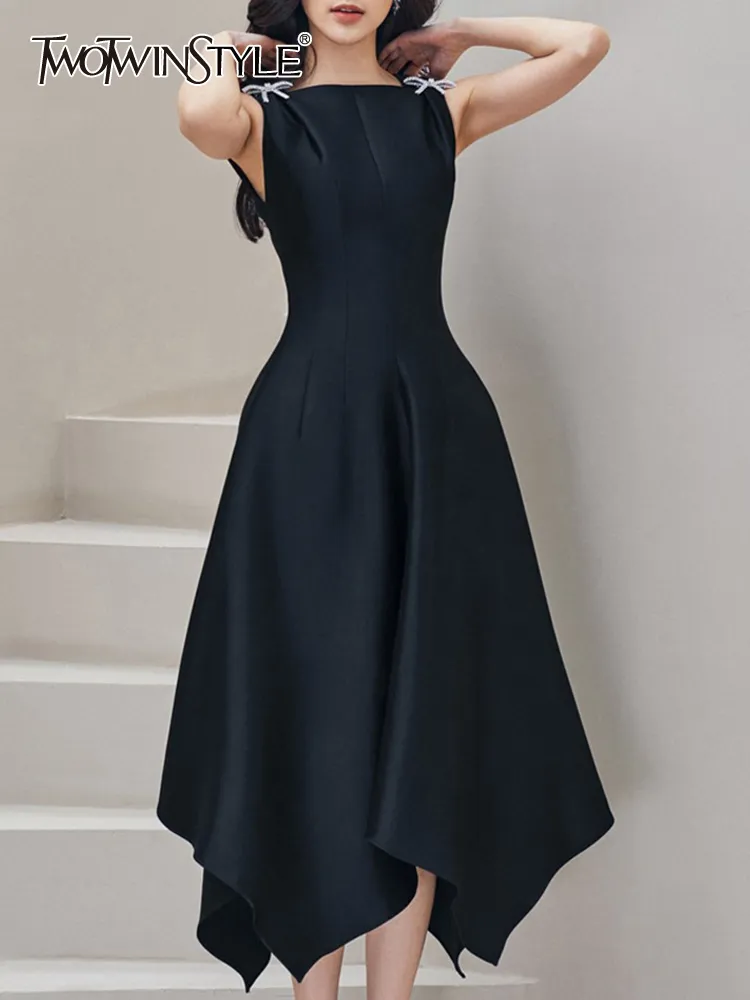 TWOTWINSTYLE Zarif siyah elbise Kadınlar Için Kare Yaka Kolsuz Yüksek Bel Katı Patchwork Ilmek Midi Elbiseler Kadın Tarzı
